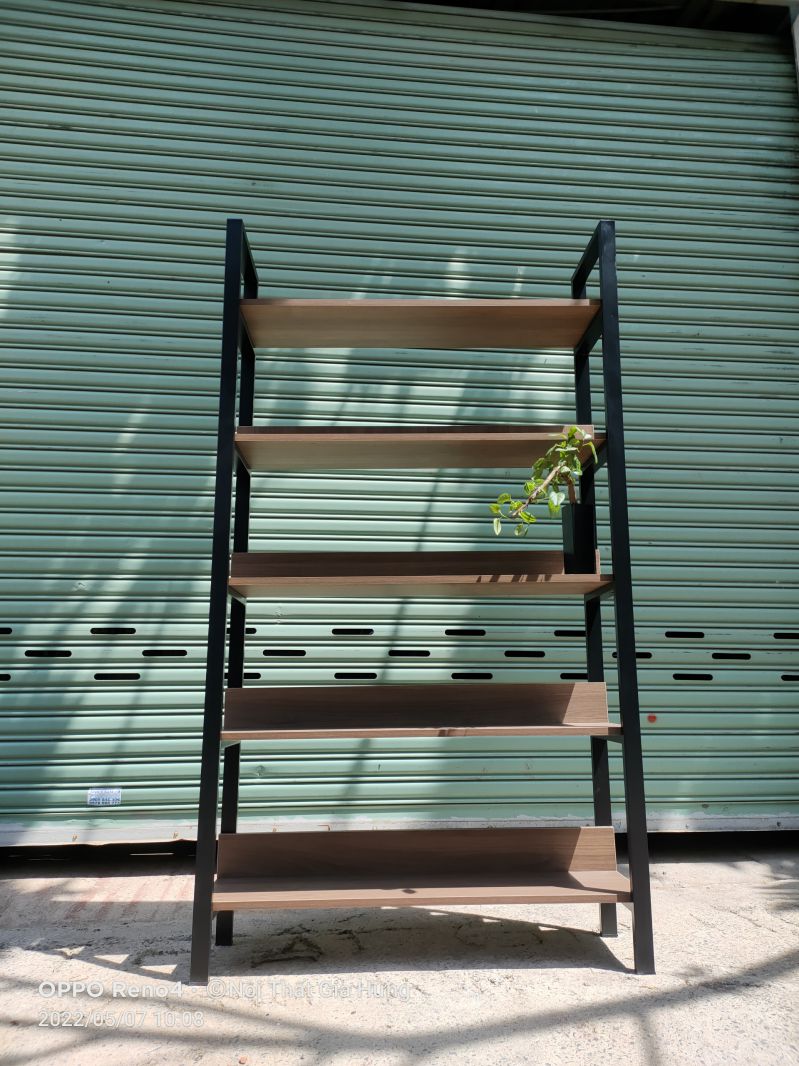 Kệ trưng bày sản phẩm khung chân sắt mặt gỗ SGH-5761 19 ke trung bay san pham ghk 305 4