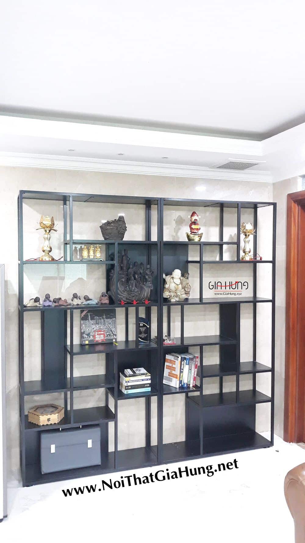 Kệ sắt trang trí khung chân sắt mặt gỗ GHT-246 tại Nguyễn Thị Minh Khai - Quận 1 Kệ sắt trang trí khung chân sắt mặt gỗ GHT-246 tại Nguyễn Thị Minh Khai - Quận 1