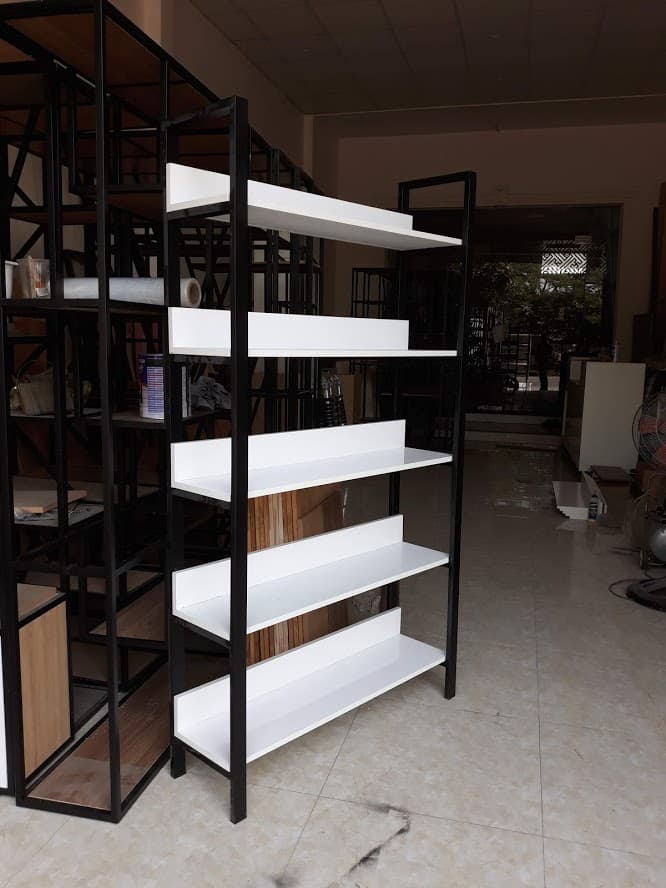 Kệ trưng bày sản phẩm khung chân sắt mặt gỗ SGH-5761 24 Kệ trưng bày sản phẩm khung chân sắt mặt gỗ SGH-5761