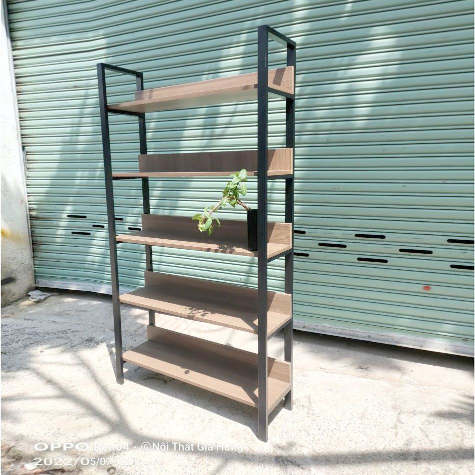 Kệ trưng bày sản phẩm khung chân sắt mặt gỗ SGH-5761 3 Kệ trưng bày sản phẩm khung chân sắt mặt gỗ SGH-5761
