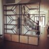 Kệ trang trí khung sắt mặt gỗ GHK-131 có tủ dưới