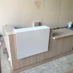 Quầy lễ tân MDF chống ẩm gắn LED GHTOP-4943